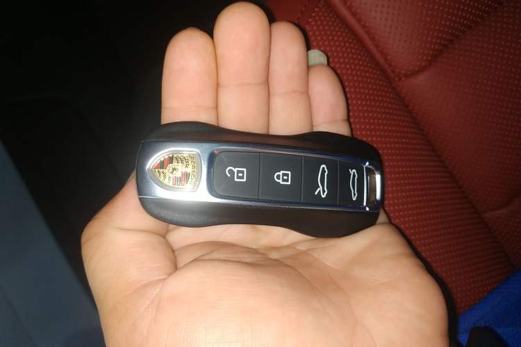 Used Porsche Taycan 2022-Year Updated Taycan
