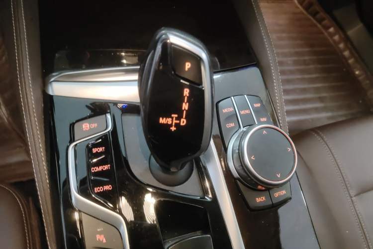 Used BMW 5 Series 2020 525Li Luxury Package