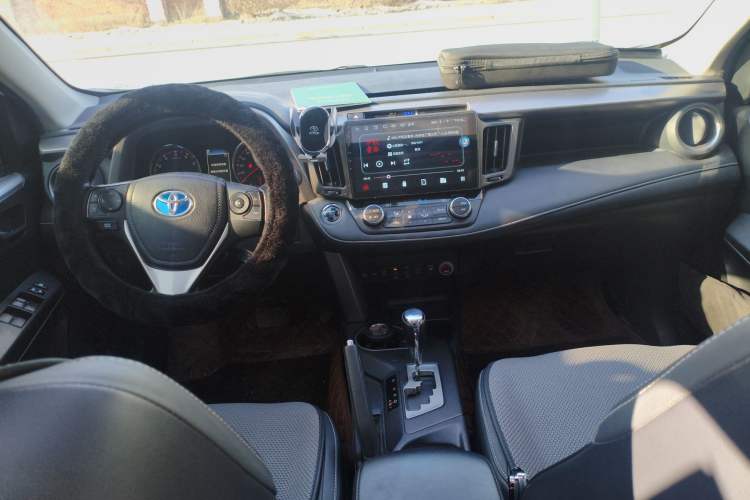 Used Toyota RAV4 2016 2.0L CVT 4x4 New Edition China V Standard