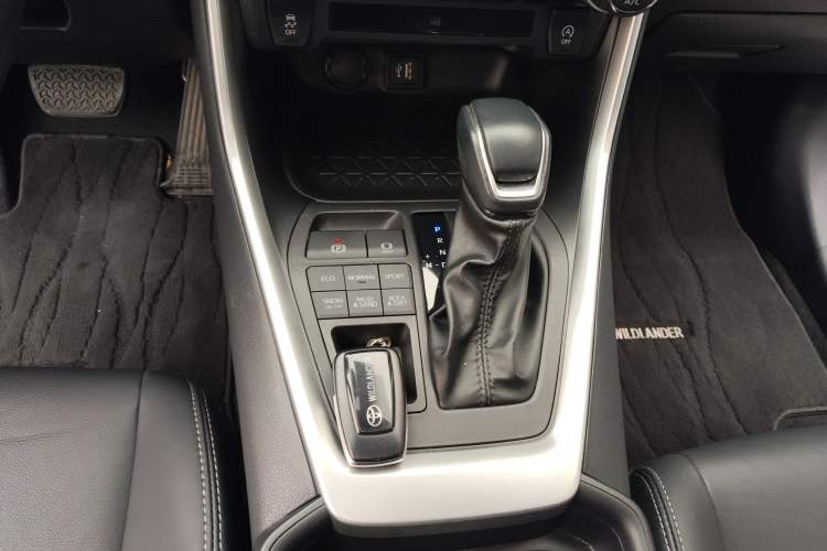 Used Toyota Wildlander 2023 2.0L CVT Four-Wheel Drive Luxury PLUS Edition
