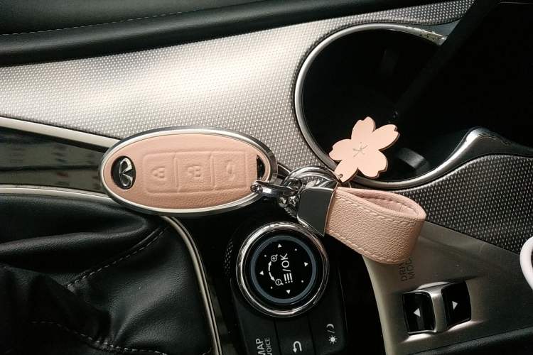 Used Infiniti Q50L 2018 2.0T Enjoyment Version China VI Standard
