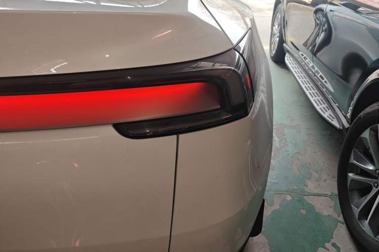 Used Tesla Model Y 2025 Rear-Wheel-Drive Version
