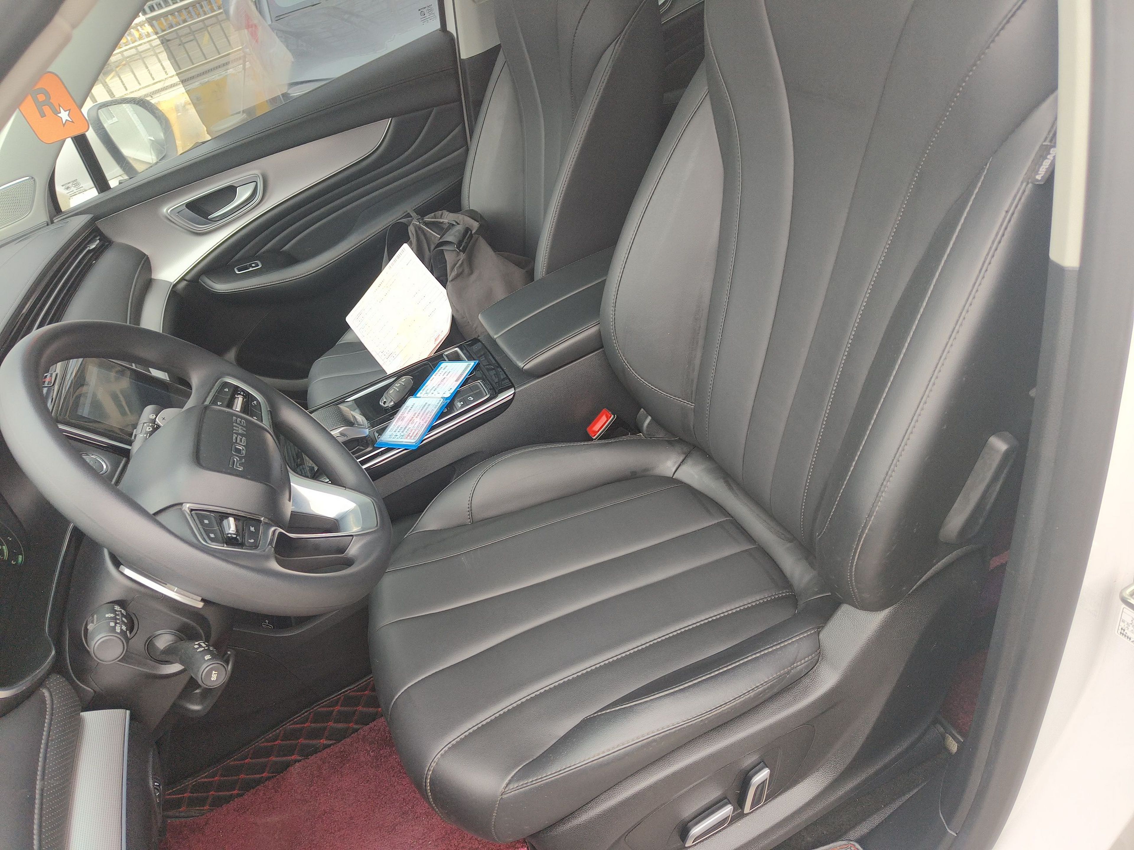 Переднее сиденье в автомобиле