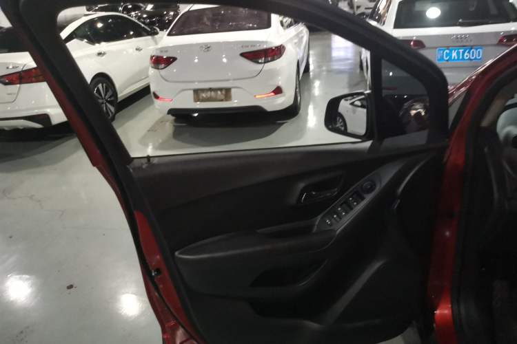 Used Chevrolet Trax 2016 1.4T Automatic Two-Wheel Drive Comfort Version with Sunroof