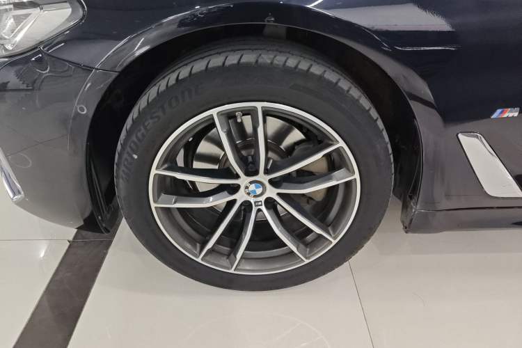 Used BMW 5 Series 2022 Second Facelift 525Li M Sport Package
