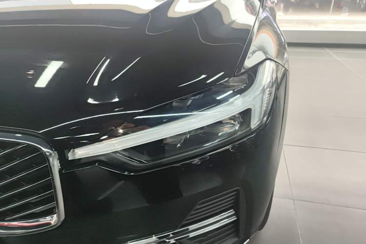 Used Volvo XC60 2026 B5 4x4 Smart Luxury Edition
