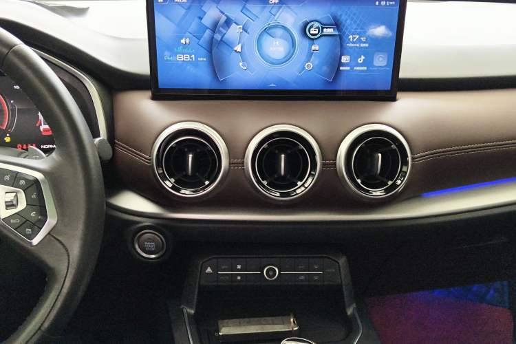 Used Wey VV6 2021 2.0T Two-Wheel Drive Smart Plus
