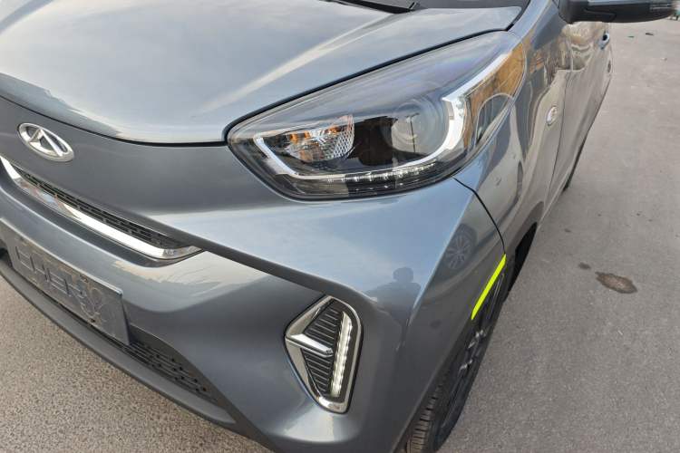 Used Chery Little Ant 2022 Revised Version Sweet Pink Edition Half-Sugar Version Lithium Iron Phosphate 30.7 kWh 30 kW 301 km
