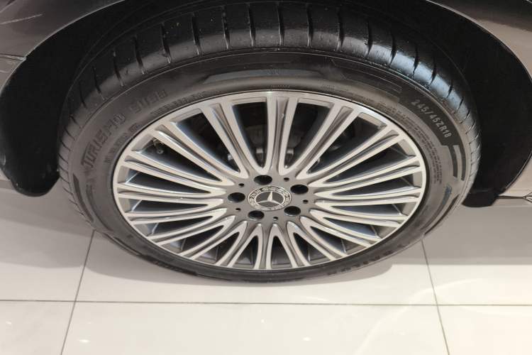 Used Mercedes-Benz E-Class 2021 Facelift E 300 L Stylish Edition
