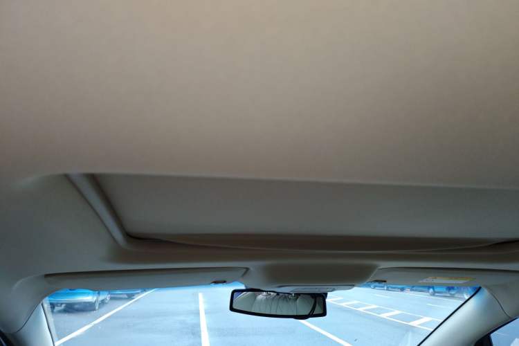 Used Buick GL8 2023 Facelifted Land Cruiser Executive Luxury Version
