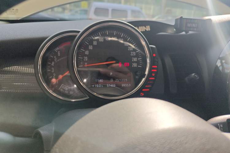 Used  MINI 2016 1.5T COOPER
