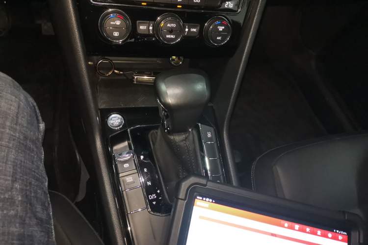 Used Volkswagen Tiguan L 2021 330TSI Automatic Two-Wheel Drive Smart Edition
