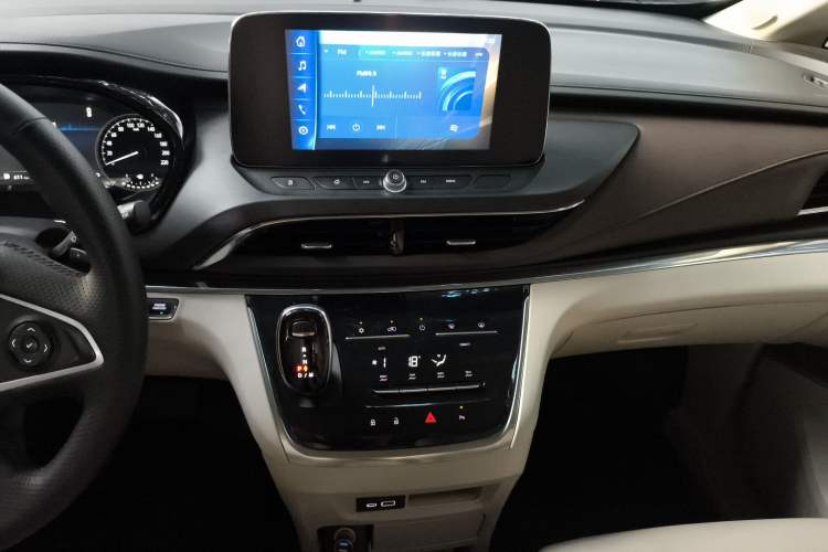 Used Buick GL8 2023 Land Executive Class Comfort Model