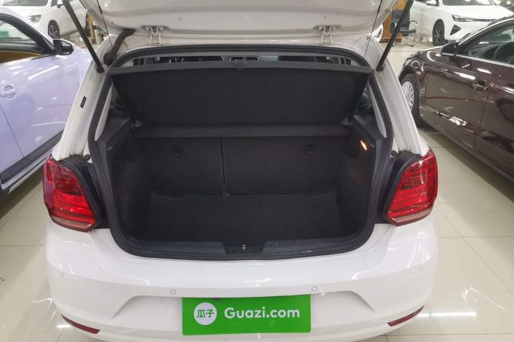 Used Volkswagen Polo 2016 1.6L Automatic Comfort Model
