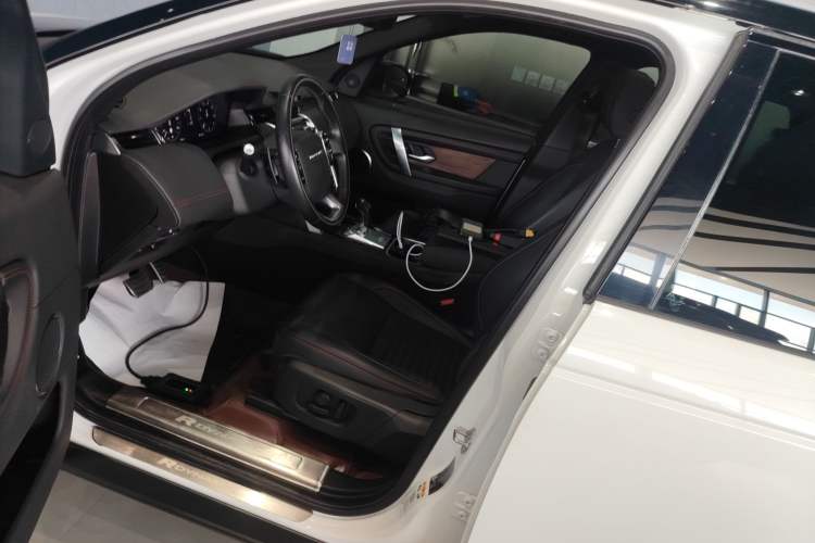 Used Land Rover Discovery Sport 2020 249 PS R-Dynamic Performance Tech Edition 7 Seats
