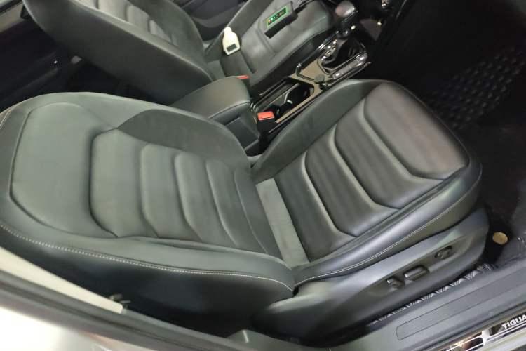 Used Volkswagen Tiguan L 2017 330TSI Automatic Two-Wheel Drive Comfort Edition