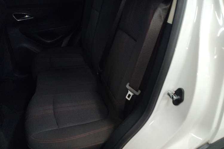 Used Buick Encore 2015 1.4T Automatic Two-Wheel Drive Urban Elite Version