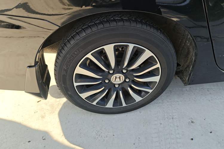 Used Honda Crider 2015 1.8L automatic comfort version
