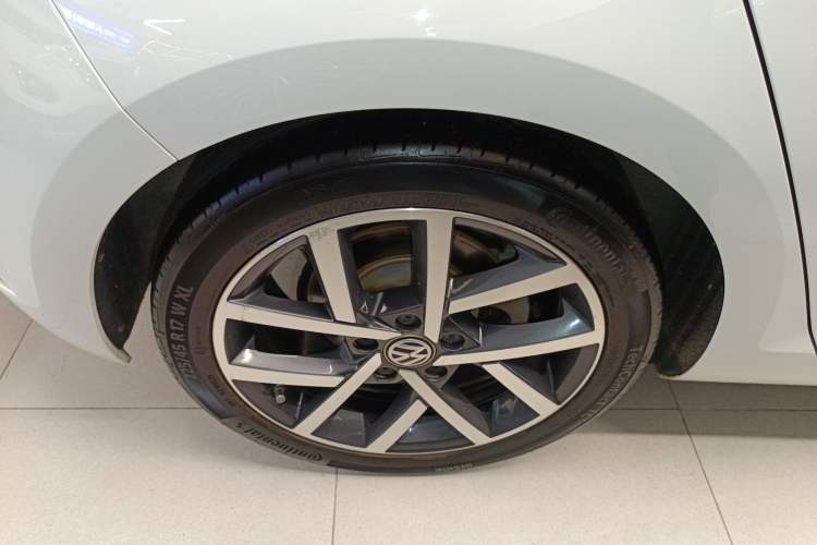 Used Volkswagen Golf 2018 230TSI Automatic Luxury Version
