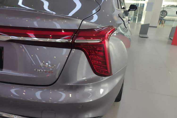 Used Hongqi H5 2024 2.0T Automatic Smart Connect Flagship Edition
