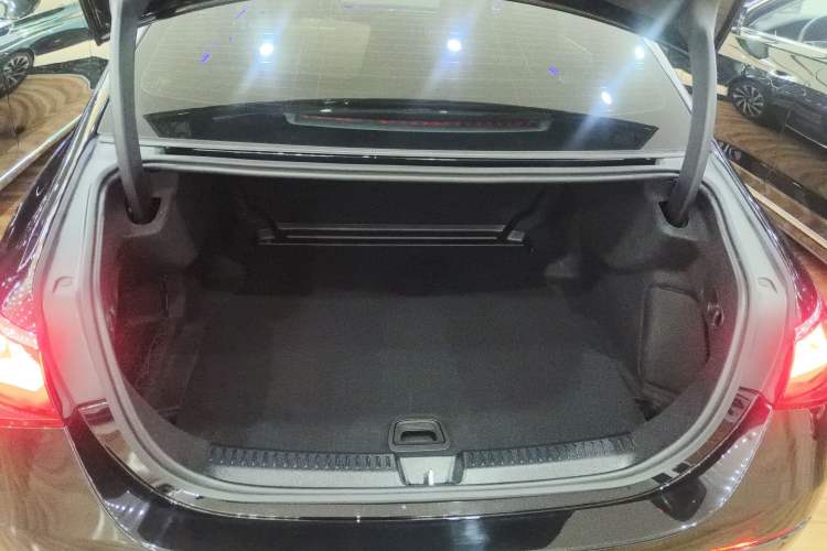 Used Mercedes-Benz E-Class 2025 E 300 L Luxury Model