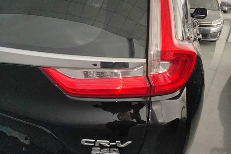 Used Honda CR-V 2017 240TURBO CVT Front-Wheel Drive Fashion Edition
