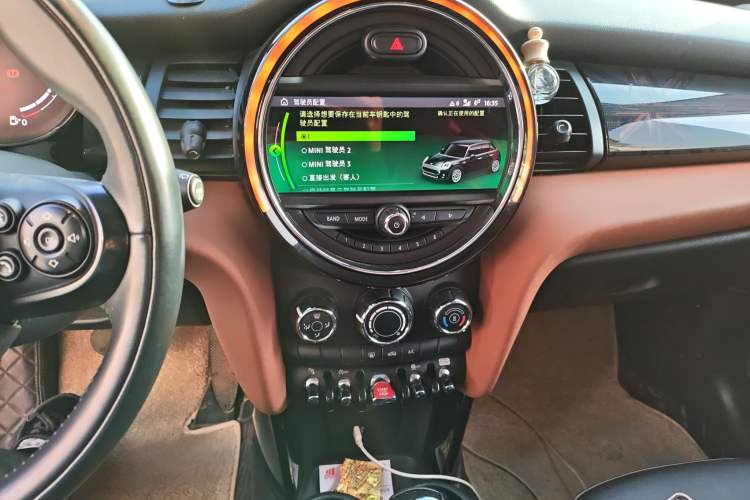 Used MINI MINI 2020 1.5T COOPER Classic Edition Five-Door Version
