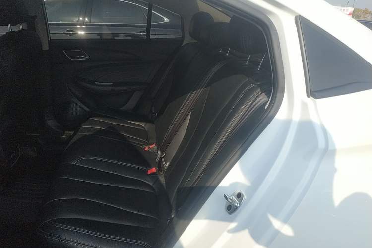 Used Roewe i5 2019 1.5L Automatic 4G Connected Langyue Edition