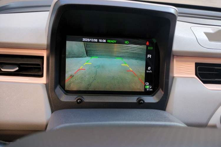 Used Chery QQ Ice Cream 2022 120km Conical Shape Lithium Iron Phosphate
