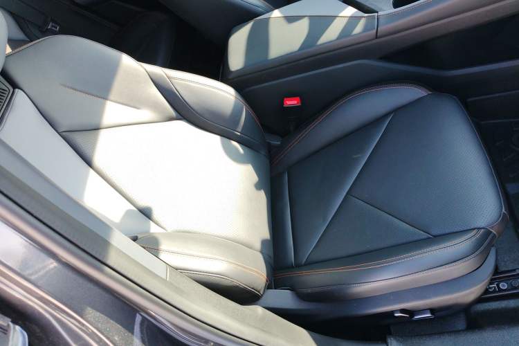 Used Changan UNI-V 2022 1.5T Prestige Version
