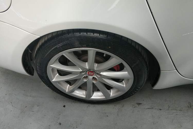 Used Jaguar XJ 2016 XJL 3.0 SC Four-Wheel Drive Panoramic Business Edition