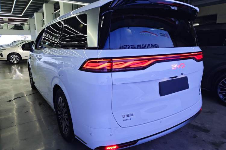 Used BYD Xia 2025 DM-i 1.5T 180km Excellence Model
