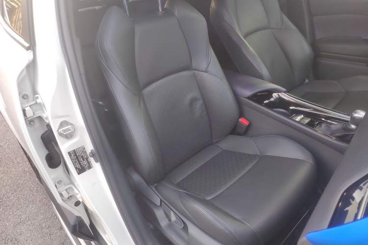 Used Toyota IZOA 2018 2.0L Yichi Version China VI Standard