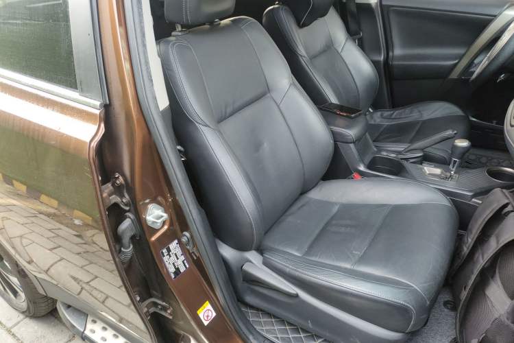 Used Toyota RAV4 2015 2.5L Automatic 4x4 Elite Edition
