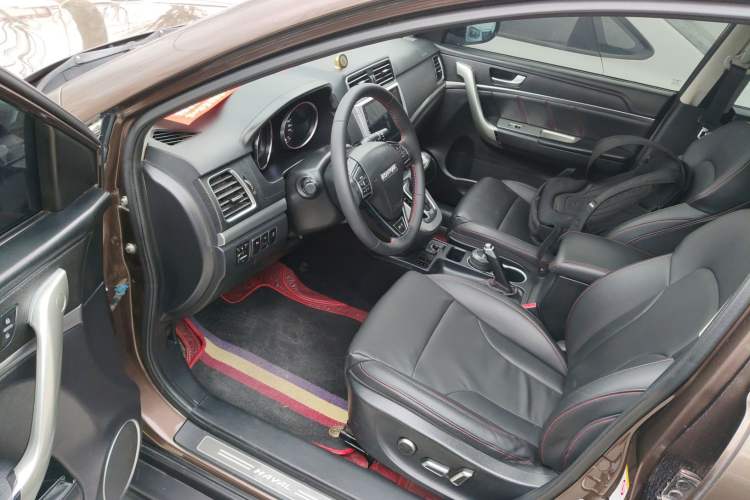 Used Haval H6 2015 Sport Edition 1.5T Automatic Two-Wheel Drive Luxury Model

