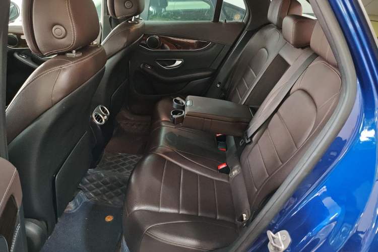 Used Mercedes-Benz GLC 2018 Facelift GLC 260 4MATIC Luxury Edition
