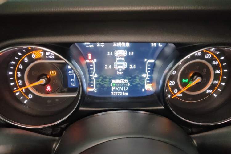 Used  Wrangler 2019 2.0T Sahara Four-Door Version China VI Emission Standard
