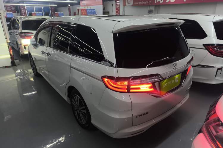Used Honda Odyssey 2018 2.4L Deluxe Edition
