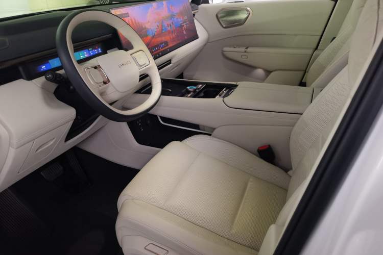 Used Lynk & Co 900 2025 2.0T Ultra
