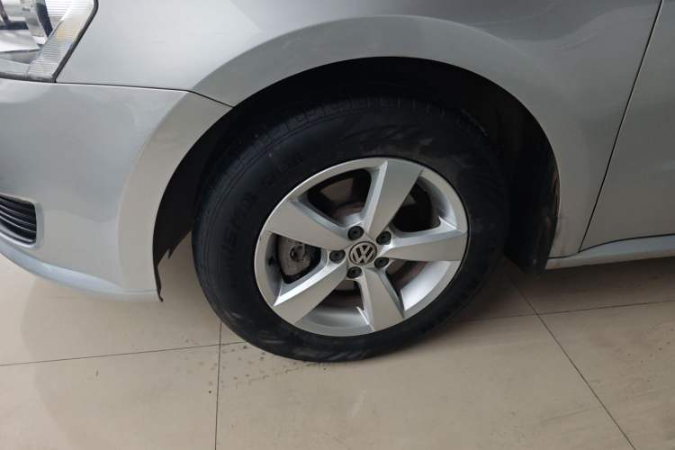 Used Volkswagen Lavida 2013 Revised Classic 1.6L Manual Fashion Edition
