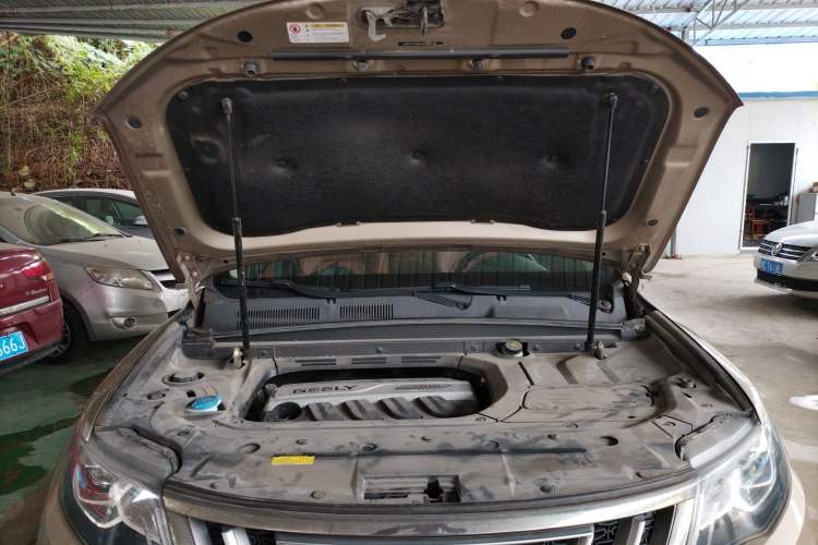 Used Geely Auto Emgrand X7 Sport 2018 1.8TD Automatic Two-Wheel Drive ZhiZun Model with 4G Connectivity
