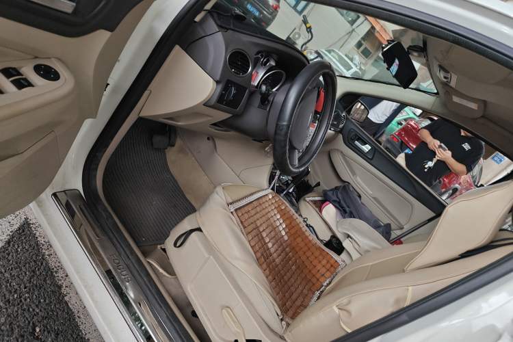 Used Ford Focus 2013 Sedan Classic 1.8L Automatic Base Model
