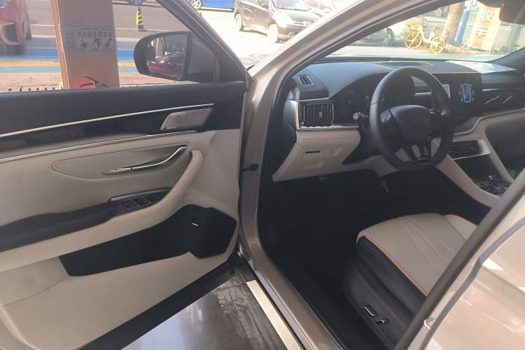 Used BYD Song PLUS New Energy 2024 HONOR Edition DM-i 110km Flagship Model
