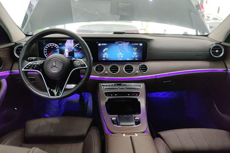 Used Mercedes-Benz E-Class 2023 Facelift E 260 L
