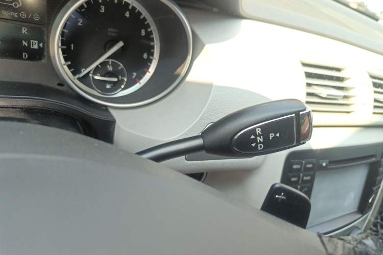 Used Mercedes-Benz R-Class 2011 R 300 L Business Model