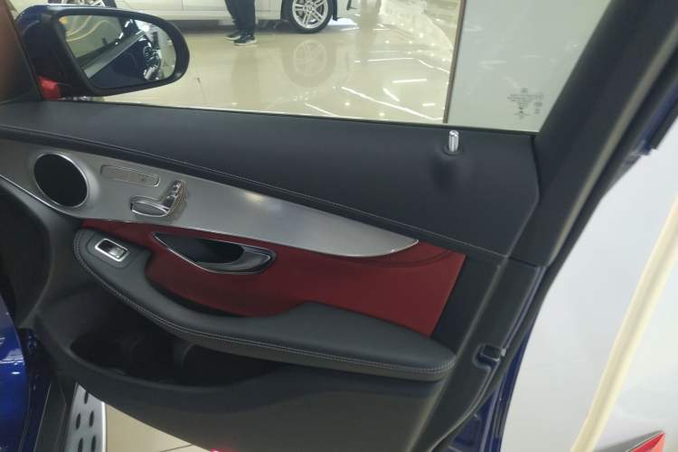 Used Mercedes-Benz GLC 2020 Facelift GLC 300 L 4MATIC Dynamic Edition
