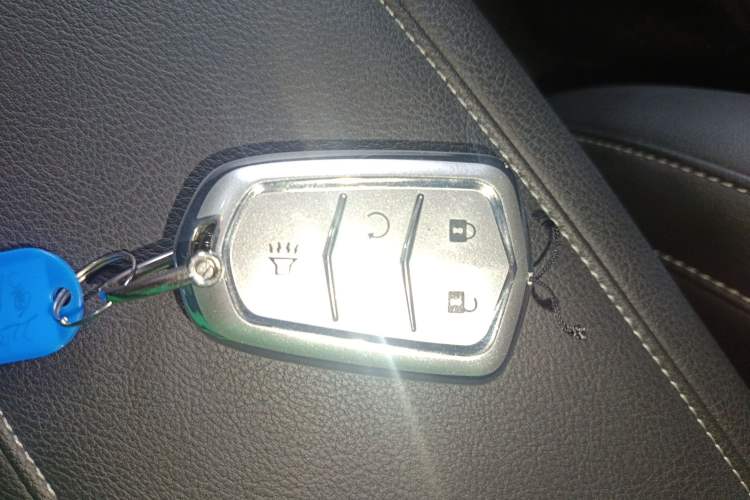 Used Cadillac XT4 2022 28T Two-Wheel-Drive Luxury Version
