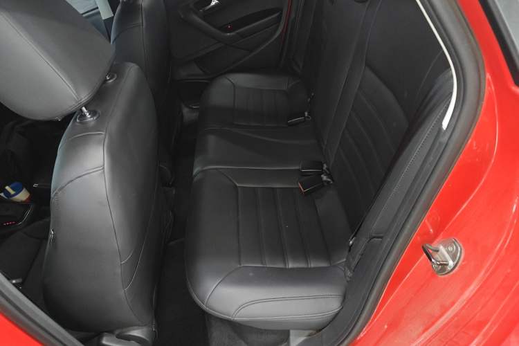 Used Volkswagen Polo 2016 1.6L Automatic Comfort Model
