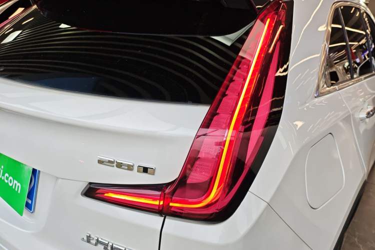 Used Cadillac XT4 2018 28T Two-Wheel Drive Tech Version