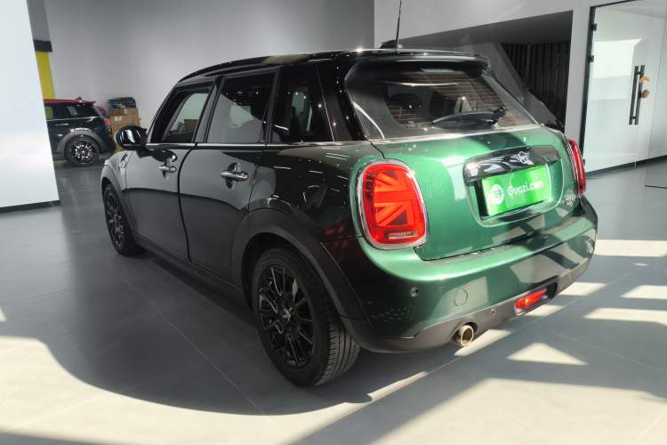 Used  MINI 2018 1.5T COOPER Classic Edition Five-Door Version
